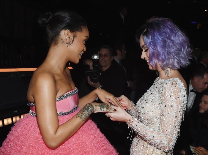 Tak Cuma Taylor Swift, Katy Perry Juga Dikabarkan Musuhan dengan Rihanna