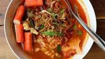 Huaah! Seblak Lovers Harus Cicip 9 Seblak Super Pedas di Sini