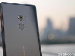 Unboxing Xiaomi Mi Mix 2