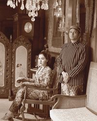 Foto Inspirasi Foto Prewedding Bertema Jawa Kuno Ala Vicky Shu