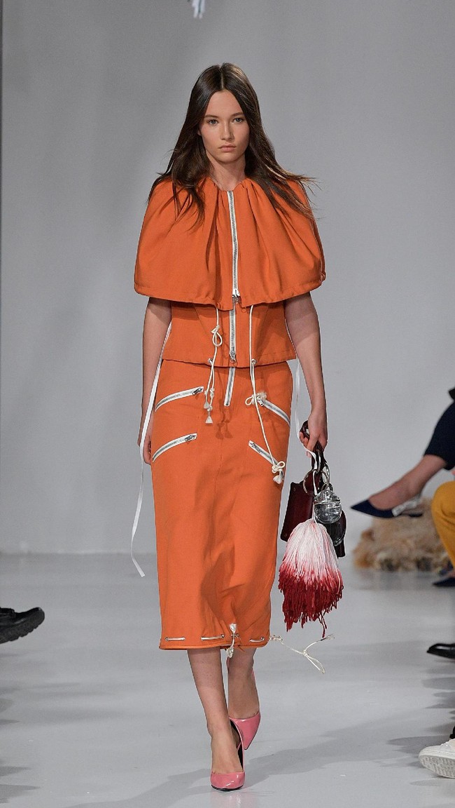 A model walks the runway for Calvin Klein Collection fashion show during New York Fashion Week  on September 7, 2017 in New York City.  (Photo by Slaven Vlasic/Getty Images)