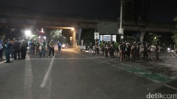 Situasi di lampu merah Cikini