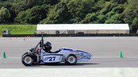 Pada dynamic event, kendaraan diuji kemampuannya dalam empat kategori,yaitu skid pad, autocross, acceleration, dan endurance.  Dok. Tim Garuda UNY.