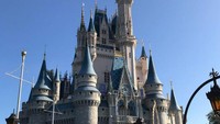 Badai Irma membuat destinasi wisata Walt Disney World Resort di Orlando, Florida AS tutup selama akhir pekan kemarin. Resor ini akan dibuka kembali pada Selasa (19/9/2017) (Twitter/Cafe Fantasia)