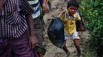 Perjuangan Anak-anak Pengungsi Rohingya Menuju Kamp Pengungsian