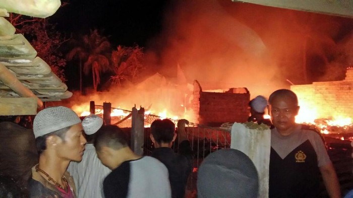 11 Rumah Terbakar dalam Kebakaran di Permukiman Padat di Cianjur