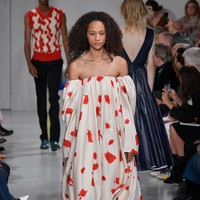 A model walks the runway for Calvin Klein Collection fashion show during New York Fashion Week  on September 7, 2017 in New York City.  (Photo by Slaven Vlasic/Getty Images)