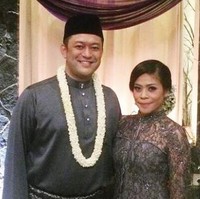 Kikan Namara adalah eks vokalis band cokelat ia menikah dengan seorang personal manager peribadinya yang berasal dari Malaysia bernama Udzir Harris. Foto: Istimewa.