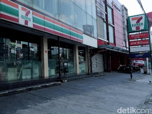 Mengurai Persoalan Penutupan Gerai Ritel