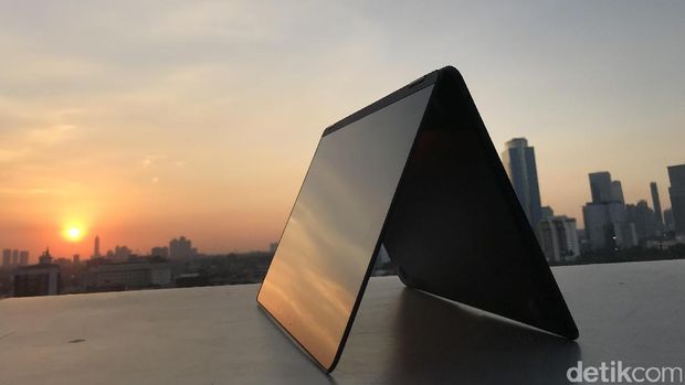 ZenBook Flip S: Desain Mewah, Performa Wah
