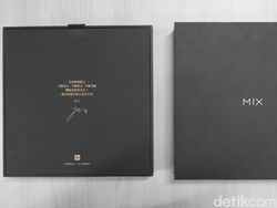 Unboxing Xiaomi Mi Mix 2