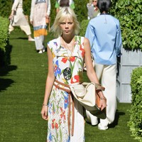 A model walks the runway during the Tory Burch Spring Summer 2018 Fashion Show at Cooper Hewitt, Smithsonian Design Museum on September 8, 2017 in New York City.  (Photo by Slaven Vlasic/Getty Images for Tory Burch)