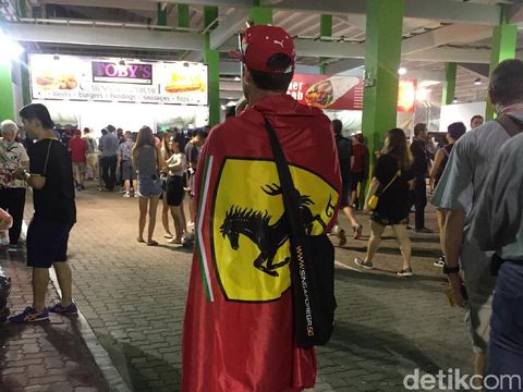 Malam Kelabu Kuda Jingrak di Marina Bay