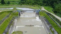 Bendungan Lereh di Distrik Yapsi Kabupaten Jayapura memanfaatkan sumber air dari Sungai Nawa untuk mengairi area pertanian seluas 2.119,36 hektare. (Dok. Kementerian PUPR)