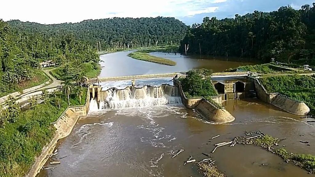 Air di Waduk Hingga Danau Menyusut, Apa penyebabnya? Air di Waduk Hingga Danau Menyusut, Apa penyebabnya?