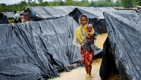 Tenda-tenda milik para pengungsi kebanjiran. REUTERS/Mohammad Ponir Hossain.