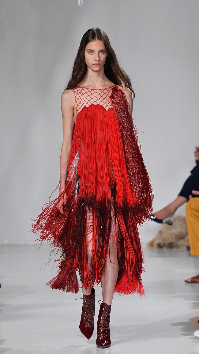 A model walks the runway for Calvin Klein Collection fashion show during New York Fashion Week  on September 7, 2017 in New York City.  (Photo by Slaven Vlasic/Getty Images)