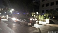 Satu unit mobil barracuda dan water canon disiagakan di dekat lokasi. (Foto: Ahmad Bil Wahid/detikcom)