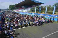 youtubLady Bikers Geber Vixion Ramaikan Victory Lap Yamaha Sunday Race