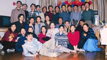 ada tahun 1999, Jack mendirikan perusahaan perdagangan online Alibaba dari kamarnya di Hangzhou dengan 17 temannya. Mereka berhasil mengumpulkan pendanaan pertama senilai USD 60 ribu. Pada waktu itu, e-commerce belum dikenal di China. Foto: istimewa