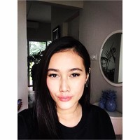 Tak hanya berkomentar soal bibir, perubahan yang juga dirasakan adalah pipi Ratu Felisha yang lebih tirus dan dagunya yang lebih panjang. Apakah benar Ratu Felisha melakukan operasi plastik di wajahnya? Foto: dok. Instagram