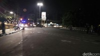 Sekitar pukul 02.00 WIB polisi berhasil mengendalikan situasi. Lokasi di sekitar Gedung LBH Jakarta mulai lengang (Foto: Ahmad Bil Wahid/detikcom)