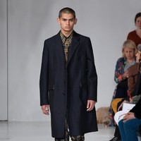 A model walks the runway for Calvin Klein Collection fashion show during New York Fashion Week  on September 7, 2017 in New York City.  (Photo by Slaven Vlasic/Getty Images)