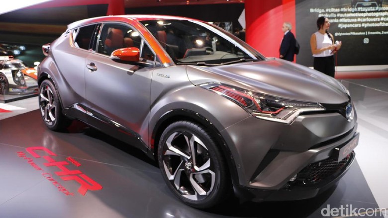 Mungkinkah itu Toyota C-HR? Foto: Dadan Kuswaraharja Mungkinkah itu Toyota C-HR? Foto: Dadan Kuswaraharja