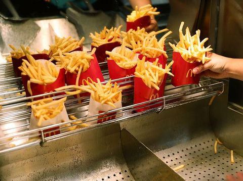 Kentang goreng McDonald's yang gurih enak.