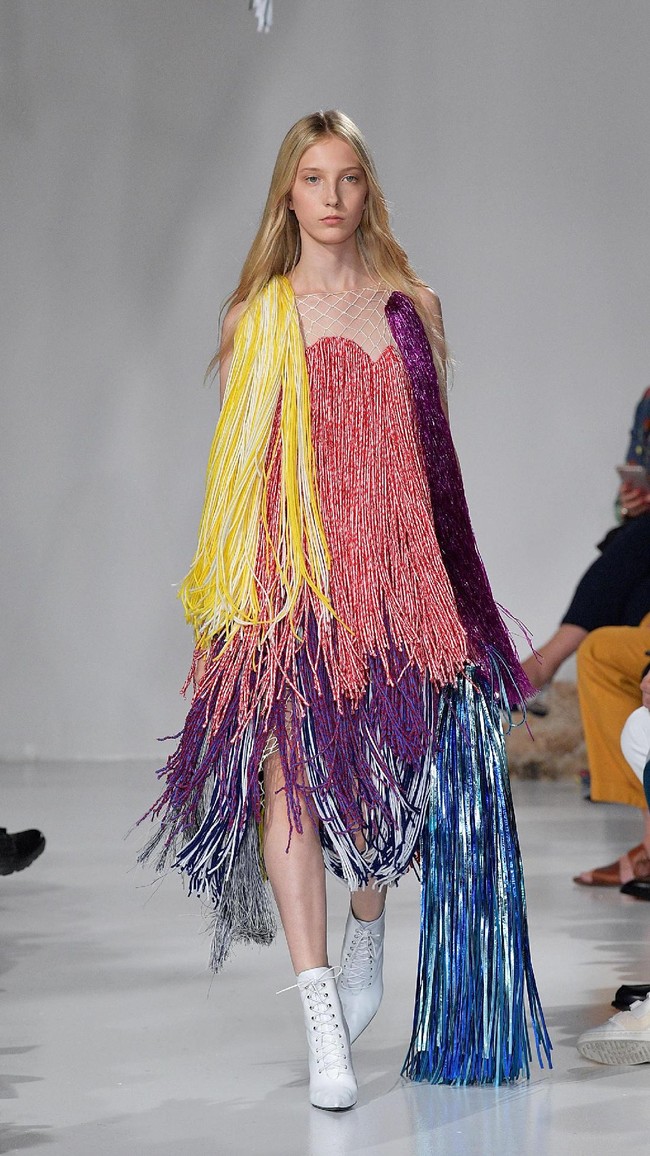 A model walks the runway for Calvin Klein Collection fashion show during New York Fashion Week  on September 7, 2017 in New York City.  (Photo by Slaven Vlasic/Getty Images)