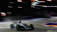 Pebalap Mercedes Hamilton menjadi yang tercepat sejak awal balapan. Foto: Getty Images