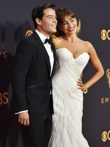 Sofia Vergara Bawa Putra Tampannya ke Emmy Awards, Netizen Dibuat Baper