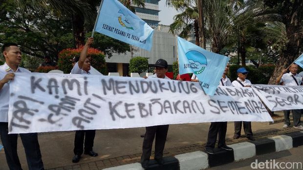 Pegawai PD Pasar Jaya Demo, Djarot: Kalau Nggak Betah, Keluar Saja