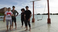 Deva Mahenra, Ge Pamungkas, Arie Kriting, juga Richard Kyle menggantikan karakter yang diperankan Ringgo Agus Rahman, Dennis Adhiswara, Christian Sugiono, dan Rizky Hanggono. (Official Falcon Pictures)