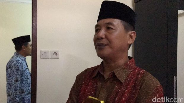 Zainal sehari-hari berprofesi sebagai tukang urut.