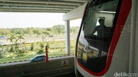 Skytrain Bandara Soekarno Hatta ini berjenis Automated People Mover System (APMS). Nantinya, setelah uji coba akan berjalan secara otomatis (Shinta Angriyana/detikTravel)