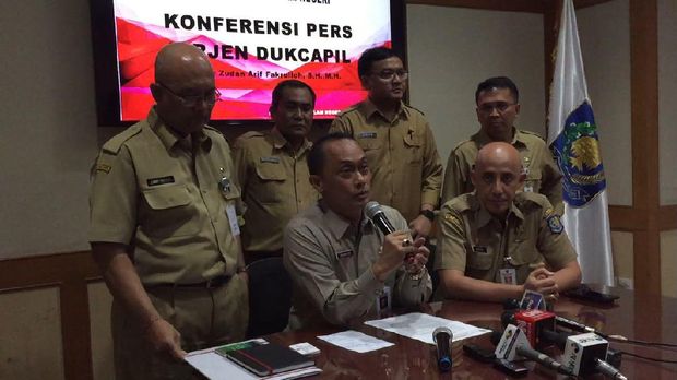 Dirjen Dukcapil Kemendagri, Zudan Arif Fakrullo, meminta Dukcapil segera melakukan perekaman e-KTP.