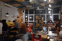 Eatsomnia yang ada di kawasan Bintaro ini buka 24 jam.