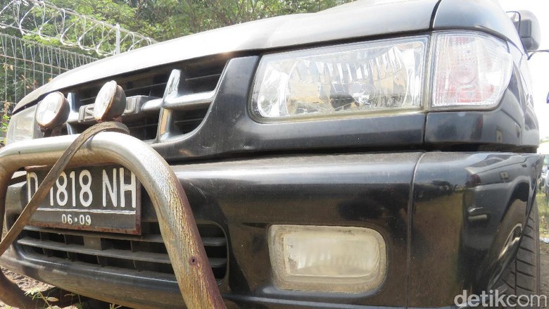 Isuzu Panther (Foto: Ruly Kurniawan) Isuzu Panther (Foto: Ruly Kurniawan)