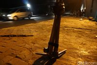 Kisah Tukang Gali di Jakarta Menanti Orderan di Kolong Flyover