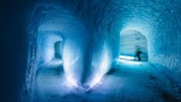 Terdiri dari berbagai terowongan dan ruangan yang siap untuk dijelajahi oleh traveler dari seluruh dunia (Into the Glacier/Facebook)