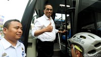 Hari ini saya memang sengaja uji coba karena saya mendengar peningkatan jumlah penumpang yang ikut program ini kurang maksimal, ujar Budi.