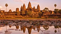 Bangunan bersejarah selalu menjadi latar terbaik untuk melihat sunrise mau pun sunset. Untuk itu, Angkor Wat di Kamboja menempati peringkat nomor 8 terbaik dunia (Thinkstock)