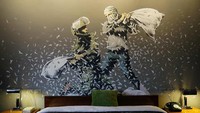 Saat ini, Walled Off Hotel memiliki 8 jenis type kamar. Mulai dari Budget Barracks, Scenic Suites, Banksy Scenic Suites, Artist Room, Artist Suite sampai Presidential Suite (walledoffhotel.com)