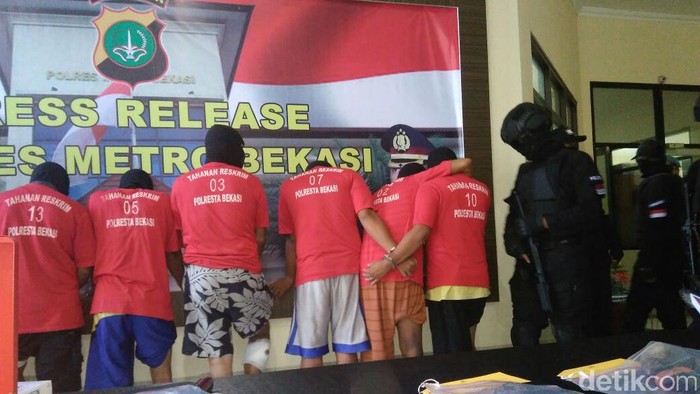 Polisi Tembak 6 Perampok Sadis di Bekasi
