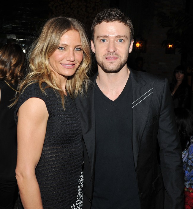 Setelah lama berpisah dan telah menikah dengan pasangan masing-masing, Cameron Diaz dan Justin Timberlake pernah bersatu kembali untuk film Bad Teacher pada 2011. Cameron mengatakan beradu peran dengan mantan kekasihnya bukanlah masalah. Ia bahkan memanggil Justin dengan sebutan komedian jenius. Foto: Getty Images