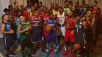 Jika sebelumnya setiap tim memiliki jersey home dan away, mulai musim depan Nike menyiapkan empat set kostum untuk masing-masing tim. Empat set jersey itu dinamai icon, association, statement, dan community-inspired. (nike.com)