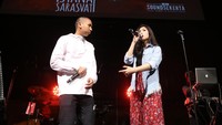 Tidak sendiri, Isyana Sarasvati juga menggenadeng Rayi ‘RAN’ untuk lagu ‘Kau Adalah’. Foto: Soundsekerta 2017