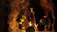 Festival yang dikenal dengan nama perang anggur tersebut, dirayakan rutin sebagai bentuk perayaan akan hari jadi St Peter atau Santo Petrus dalam bahasa Indonesia (batalladelvino.com)