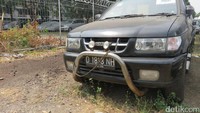 Penasaran dengan mobil termurah pada ajang yang diselenggarakan KPK tersebut, detikOto langsung menuju lokasi untuk melihatnya. Di Rumah Penyimpanan Benda Sitaan Negara (Rupbasan) Klas 1 Jakarta Pusat, Panther berwarna hitam tersebut terparkir. Melihat sekilas kondisinya, mobil tersebut terbilang sudah tidak gagah seperti sedia kala.